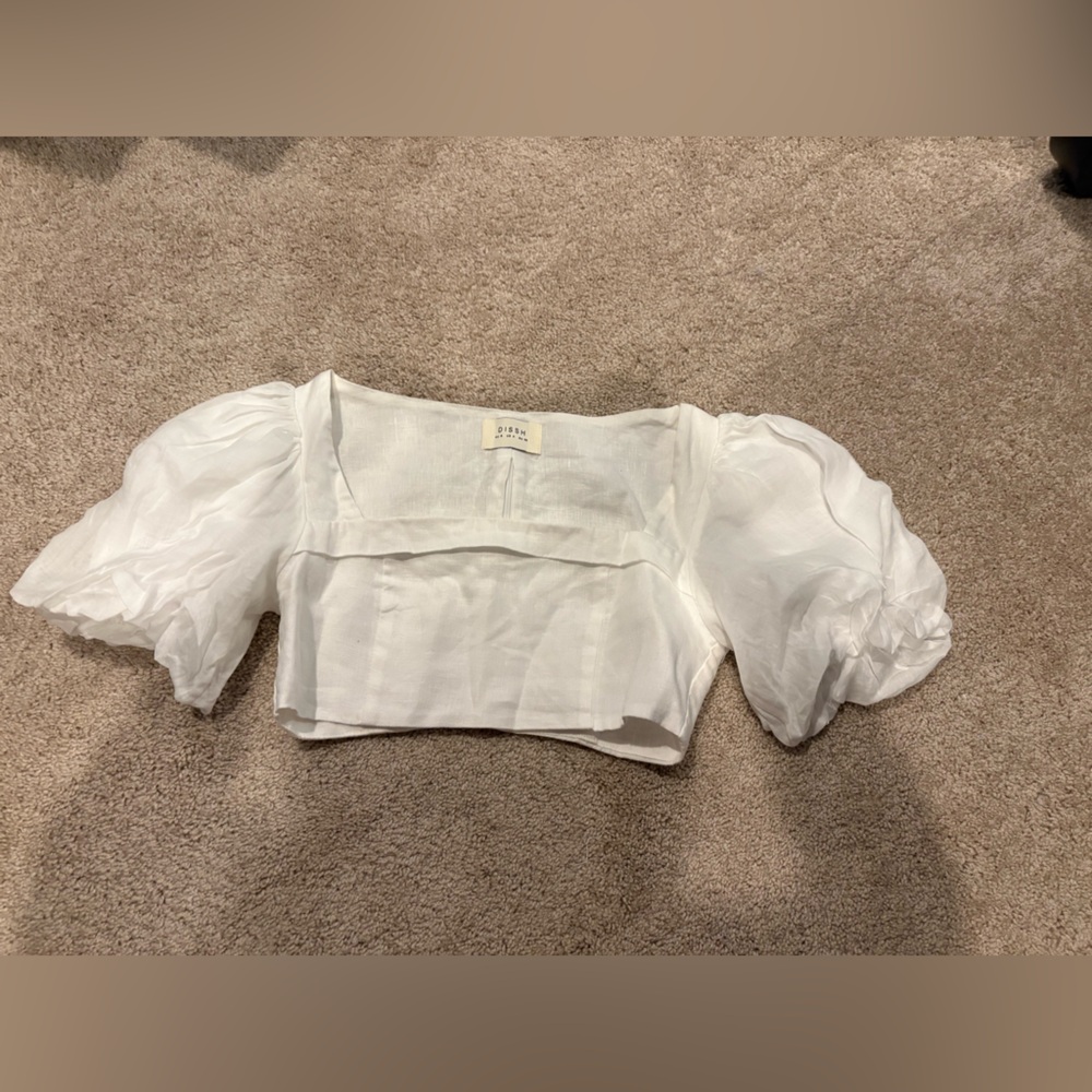 DISSH White Puff Sleeve Crop Top